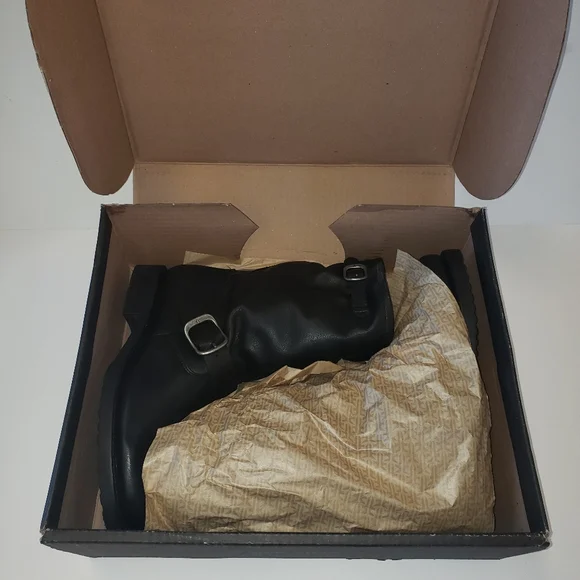 NWOT Frye Veronica Short Boots in Black - Picture 7 of 17
